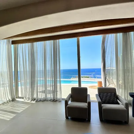 Villa Del Mar Luxury 6 Bedroom With Private Pool And Seafront *
