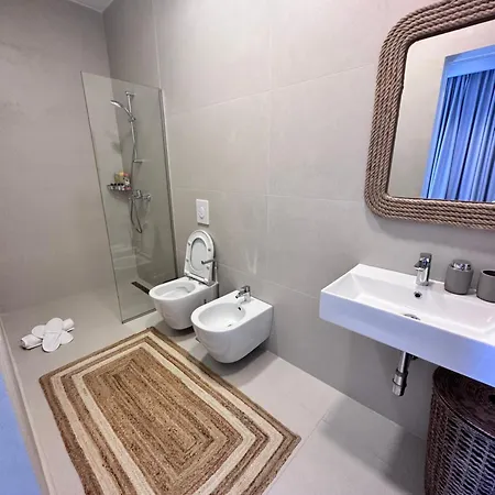 Villa Del Mar Luxury 6 Bedroom With Private Pool And Seafront