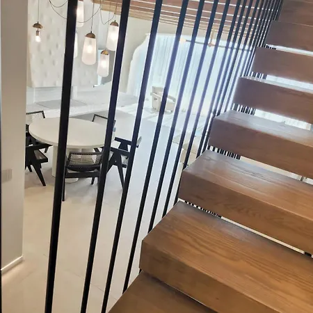 Del Mar Luxury 6 Bedroom With Private Pool And Seafront *